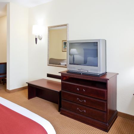 Holiday Inn Express Hotel & Suites Panama City-Tyndall Eksteriør billede