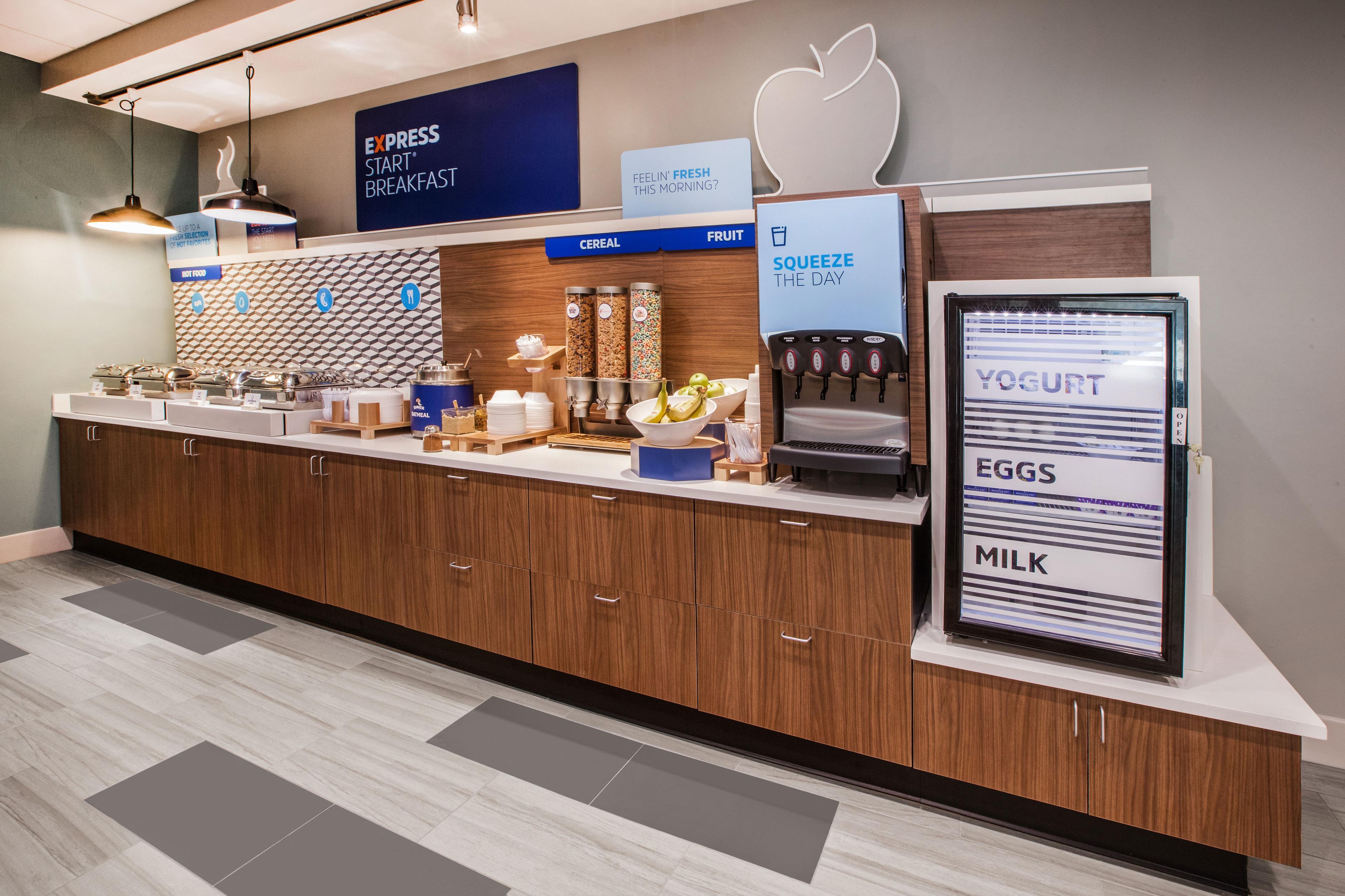 Holiday Inn Express Hotel & Suites Panama City-Tyndall Eksteriør billede